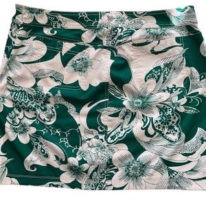 NWT New TALBOTS Green/White Floral Short Skirt, Sporty, Pockets, Size 14P